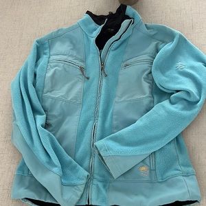 Yellowstone Club Mountain Hardware zip up